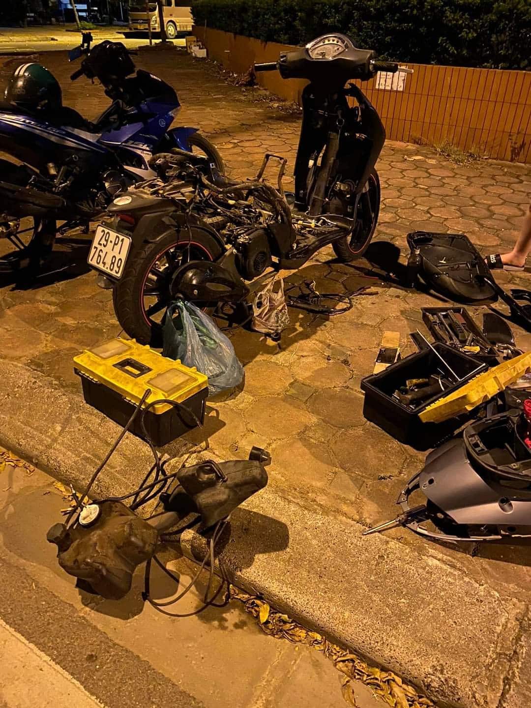 Dịch vụ cứu hộ xe máy chuyên nghiệp nhanh chóng